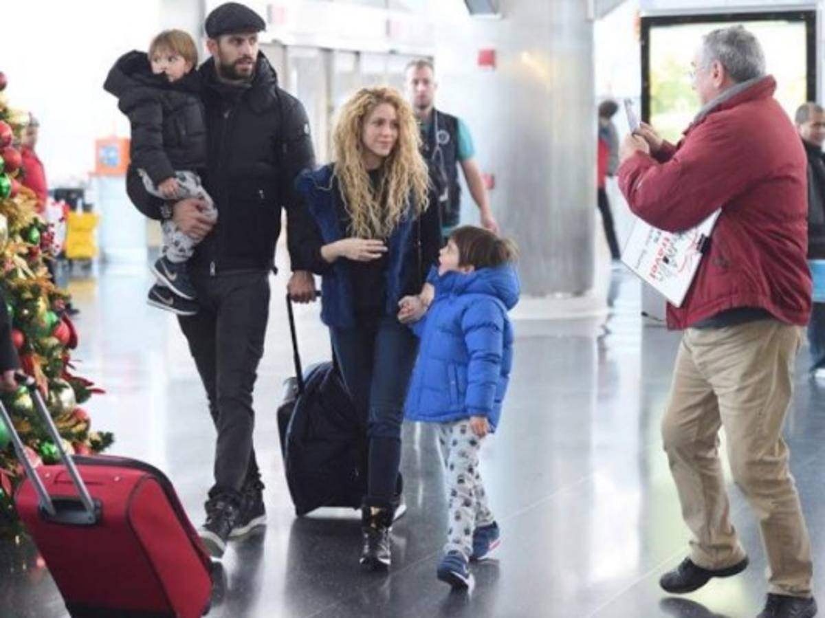 Escapada, besos y NBA: Piqué y Shakira sorprenden compartiendo la navidad en New York