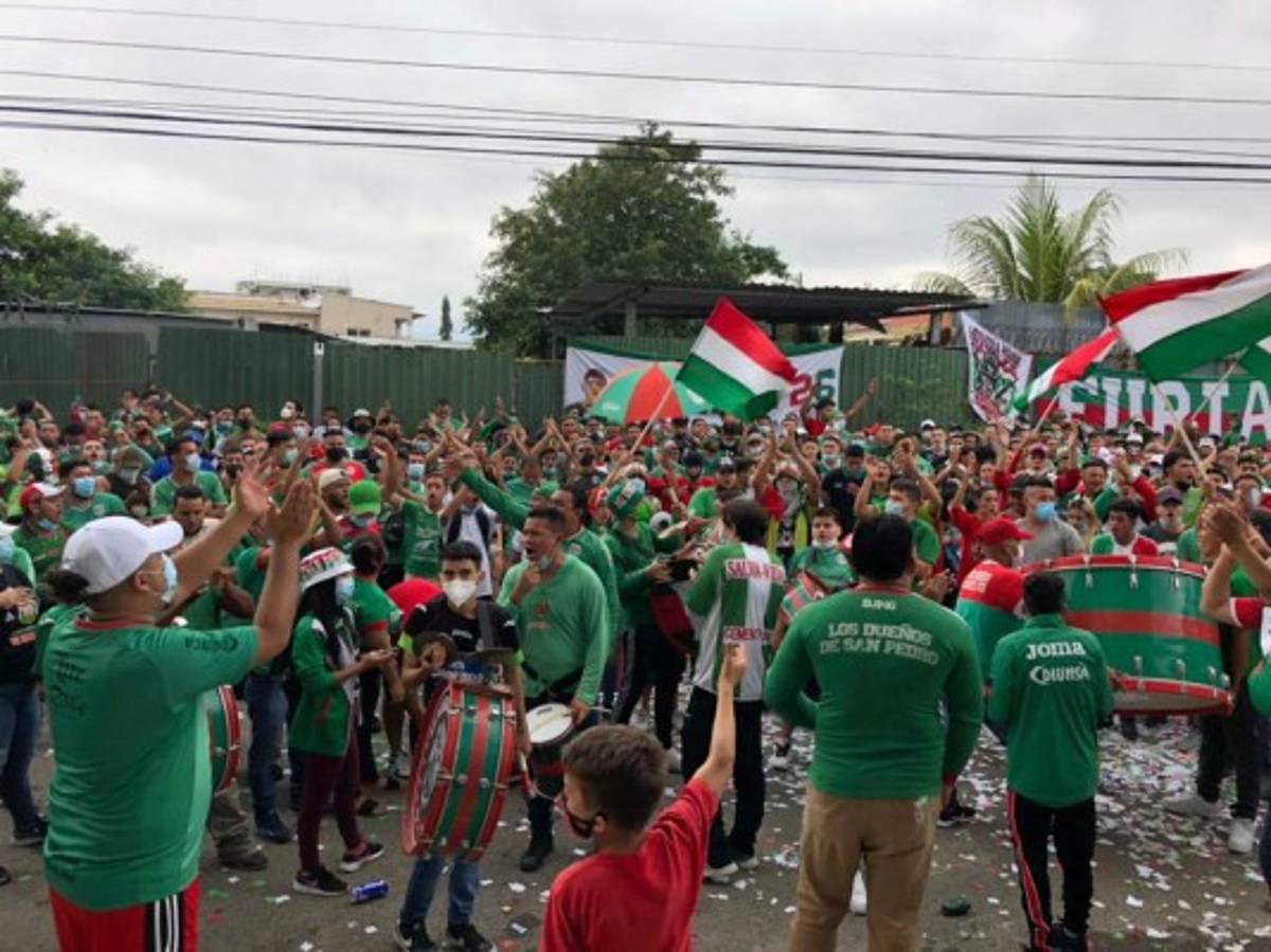 El gran ambiente de la final Marathón-Olimpia: Bellas modelos y la Ultra Fiel se roba el show