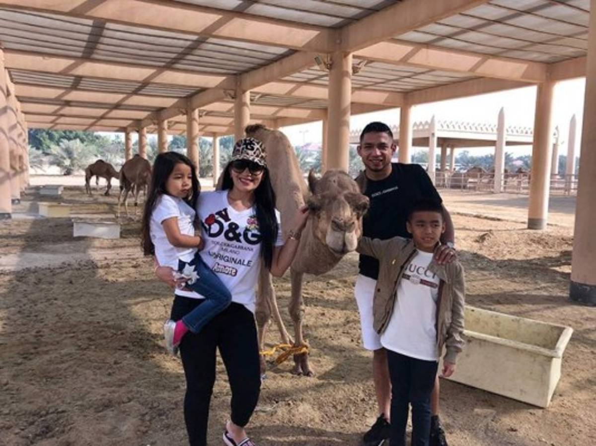 Las espectaculares vacaciones de Emilio Izaguirre y su linda esposa en Dubai