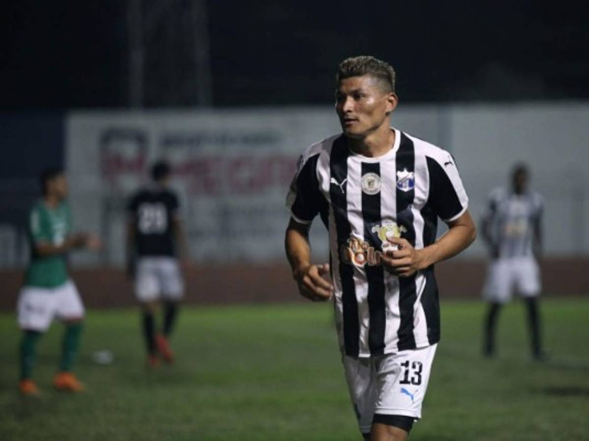 Mercado: Vida se arma hasta los dientes, Motagua ficha dos ex Olimpia y Óscar Salas está de regreso