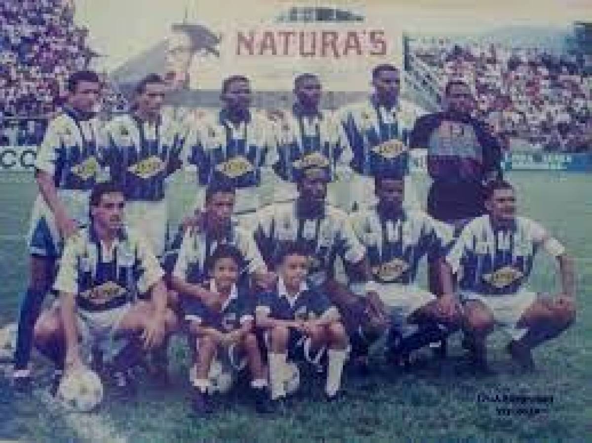 Plantilla del Victoria en los años 80´ en la Liga Nacional de Honduras.