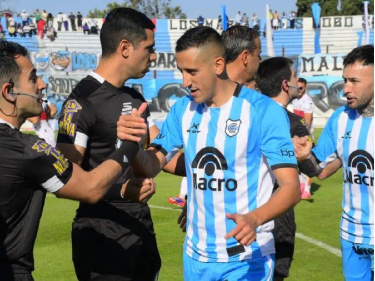 Futbolista puso en peligro un vuelo avión completo con una sola palabra y el castigo que afronta