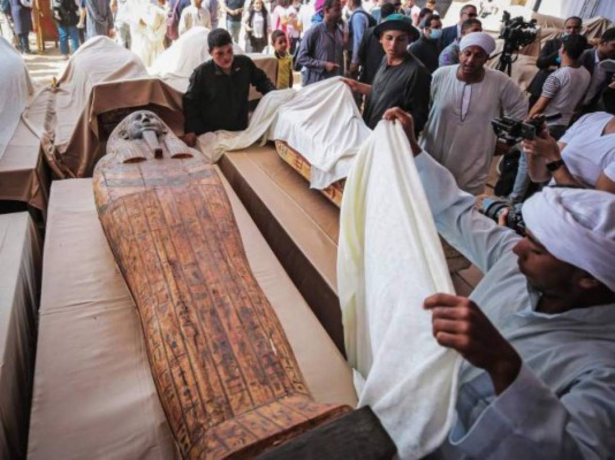 Egipto saca a la luz 59 sarcófagos con sus momias intactas que datan de 2,600 años de antigüedad