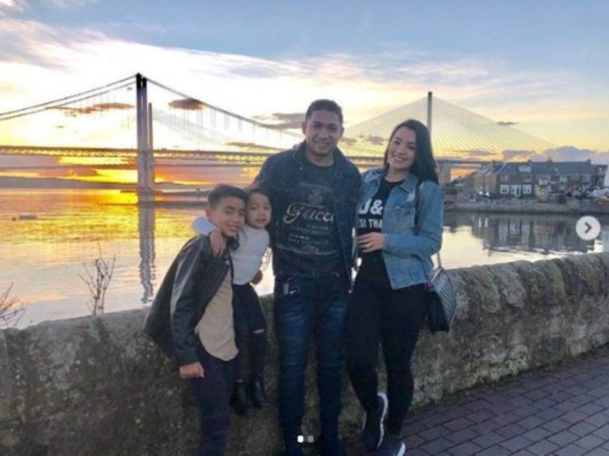 El cambio de la bella esposa de Emilio Izaguirre en su regreso a Escocia