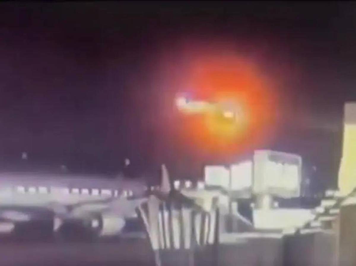 La dura reacción de Trump tras terrible accidente entre un avión y helicóptero en Washington: ¿cuántos víctimas hay?