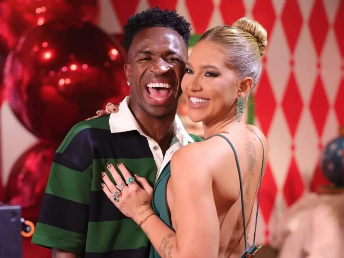 Novia de Vinicius hace estallar a Real Madrid con sus picantes fotos y la prenda con el nombre del brasileño