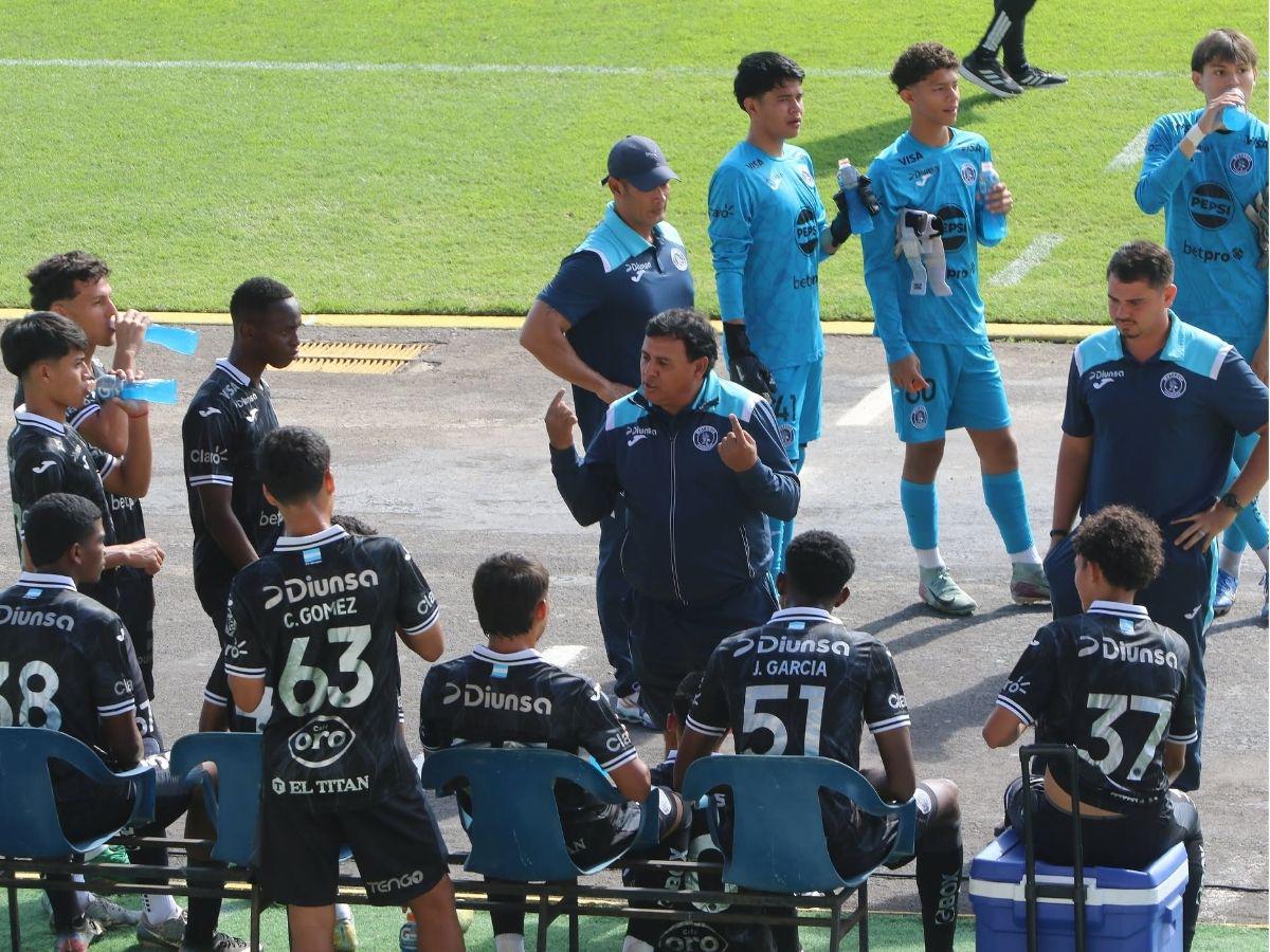 El FVS VAR tendrá un curioso detalle y qué estaba haciendo Espinel: así fue el día dos de pruebas de la herramienta tecnológica