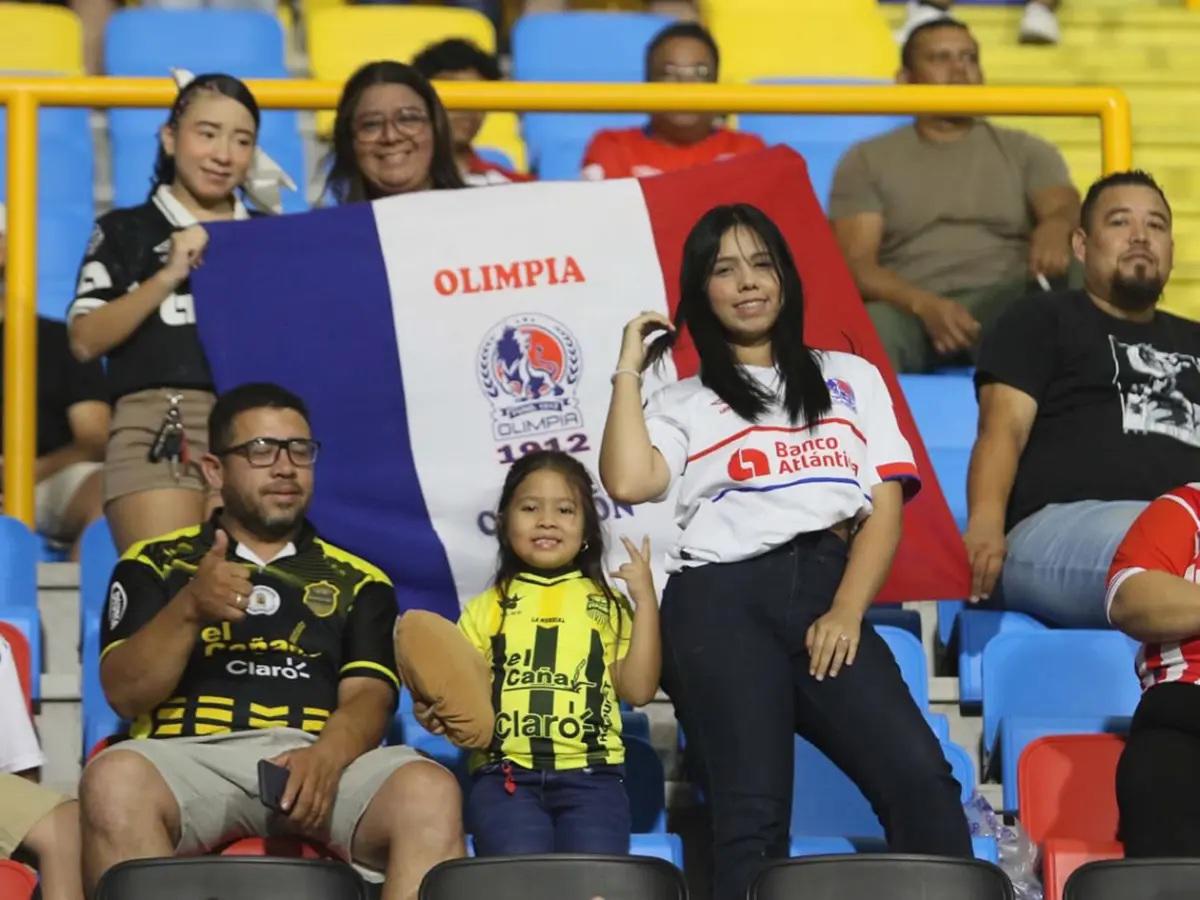 Motivo del enojo de Campos, infiltrado y Laura Meza ¿Con camisa de Olimpia?