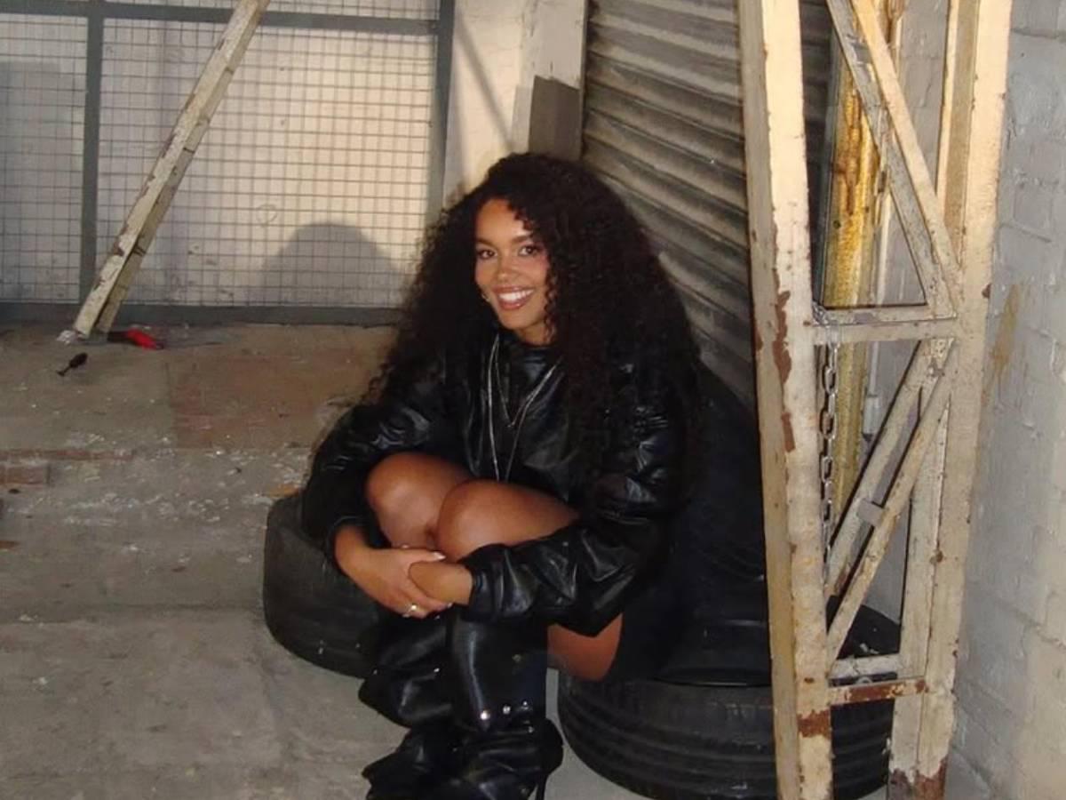 ¿Quién es la desconocida novia de Keyrol Figueroa, el hondureño que estuvo convocado por el primer equipo del Liverpool?