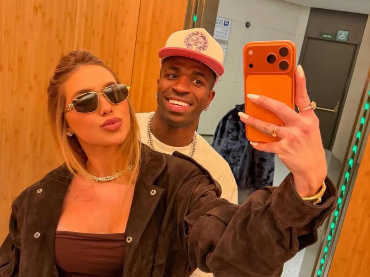 Novia de Vinicius hace estallar a Real Madrid con sus picantes fotos y la prenda con el nombre del brasileño