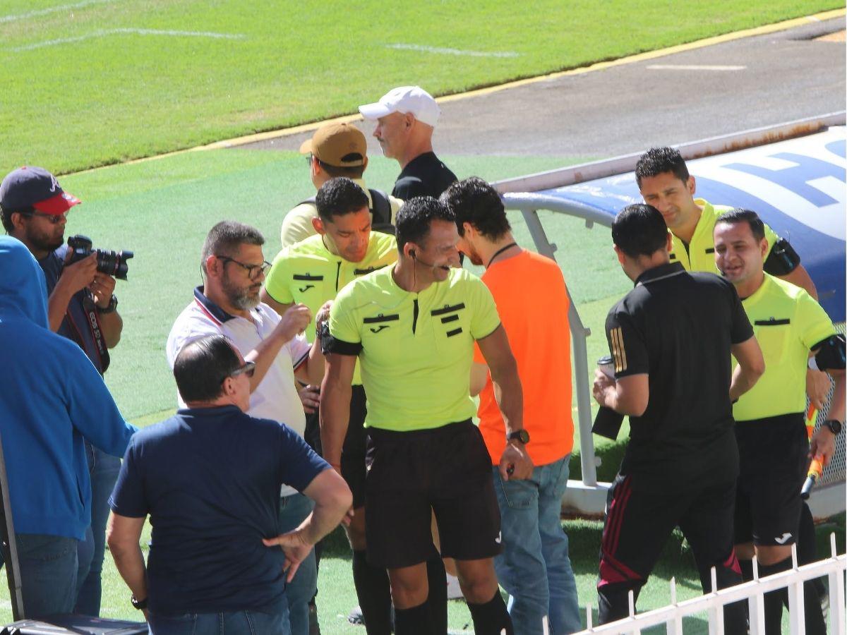 El FVS VAR tendrá un curioso detalle y qué estaba haciendo Espinel: así fue el día dos de pruebas de la herramienta tecnológica