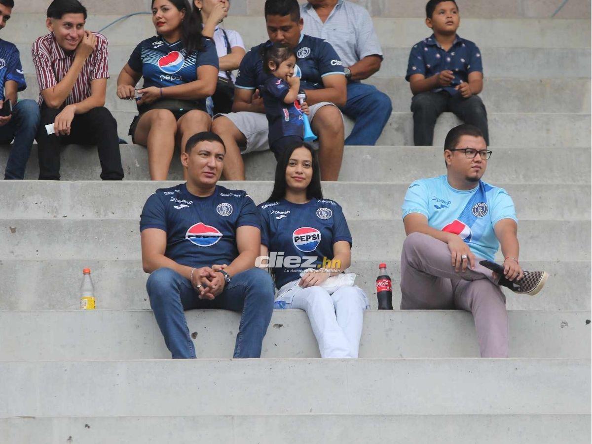 No se vio en TV: Diluvio en Choluteca, jugador de Motagua se robó el show y chicas robaron suspiros en el Emilio Williams