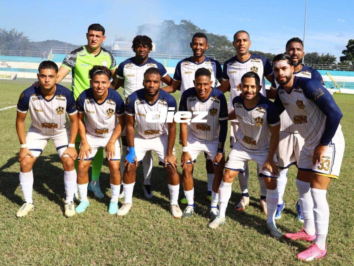 ¡Con fuegos artificiales! Victoria y Olancho abrieron el telón del Clausura 2025 y dos chicas bellas cautivaron en Olanchito