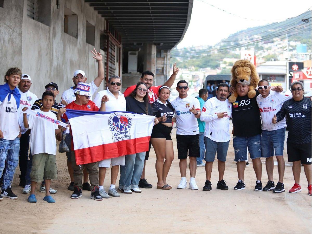 Descomunales filas en el Estadio Nacional y lo que pasó con la pantalla: así se vive la previa de la final entre Olimpia-Marathón