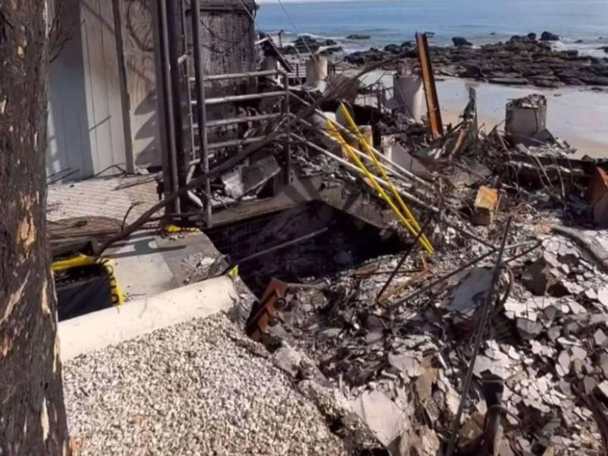 Las devastadoras imágenes de cómo quedó la casa de Carlos Vela tras los incendios en Los Ángeles y el duro mensaje