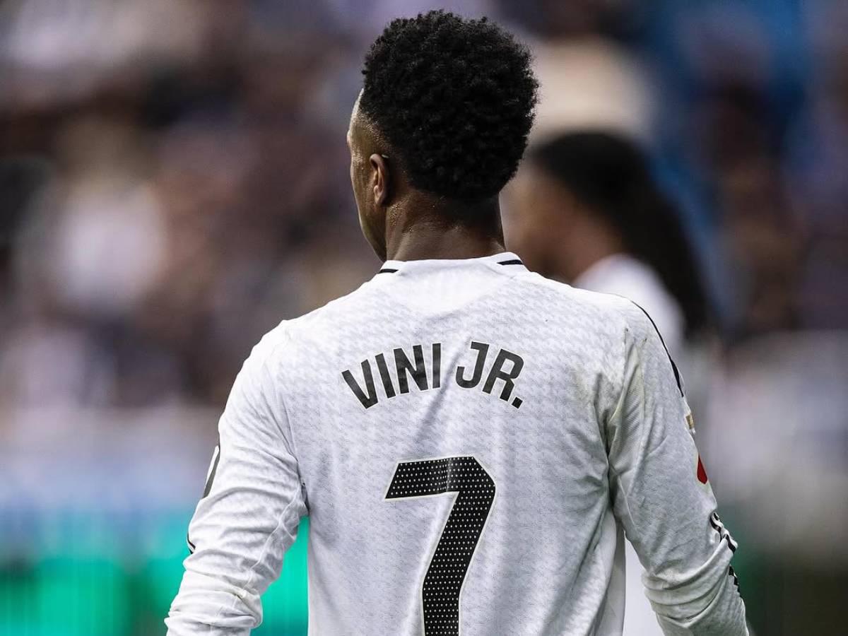 Real Madrid toma contundente decisión si Vinicius no renueva contrato: lo venderán por 250 millones y tienen su reemplazo