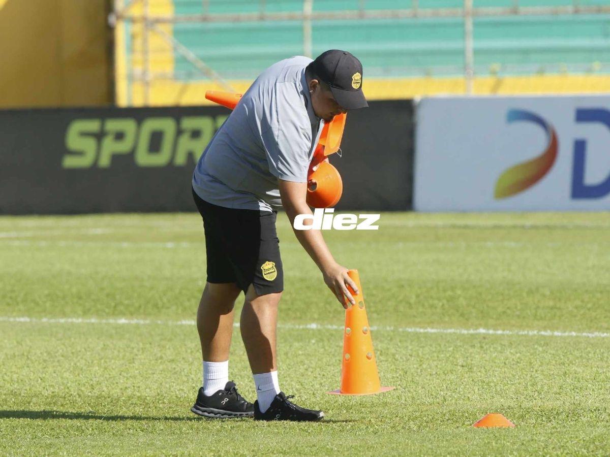Chicas bellas adornan la previa del clásico Marathón-Real España y la policía blinda el Olímpico