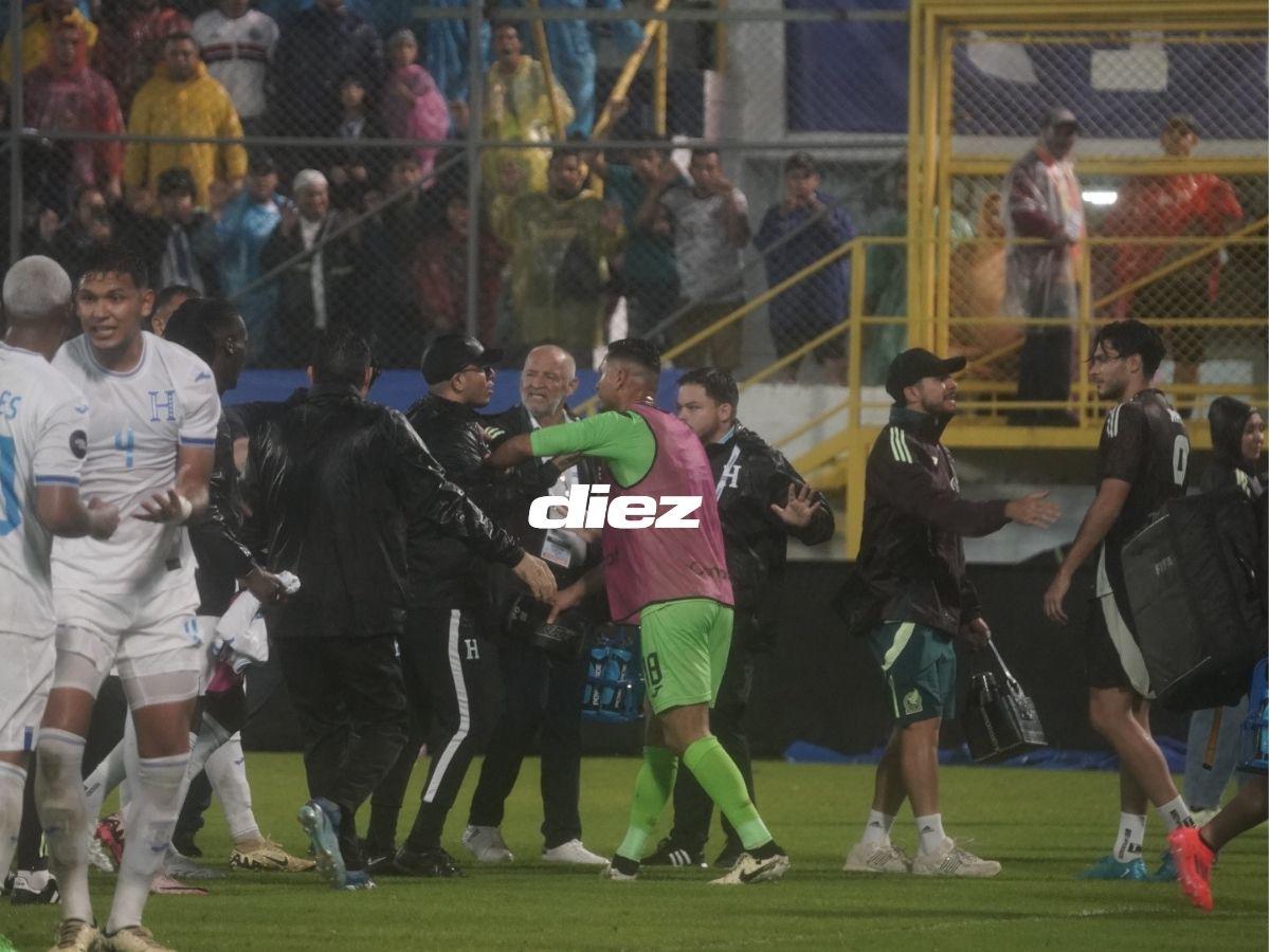 Javier Aguirre “sacó la madre” y jugador de México se burló: las provocaciones del Tri a Honduras en el Morazán