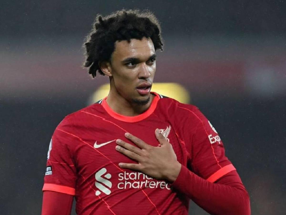 El calvario que vive futbolista del Liverpool por recibir acoso de una mujer: “Envía fotos obscenas”