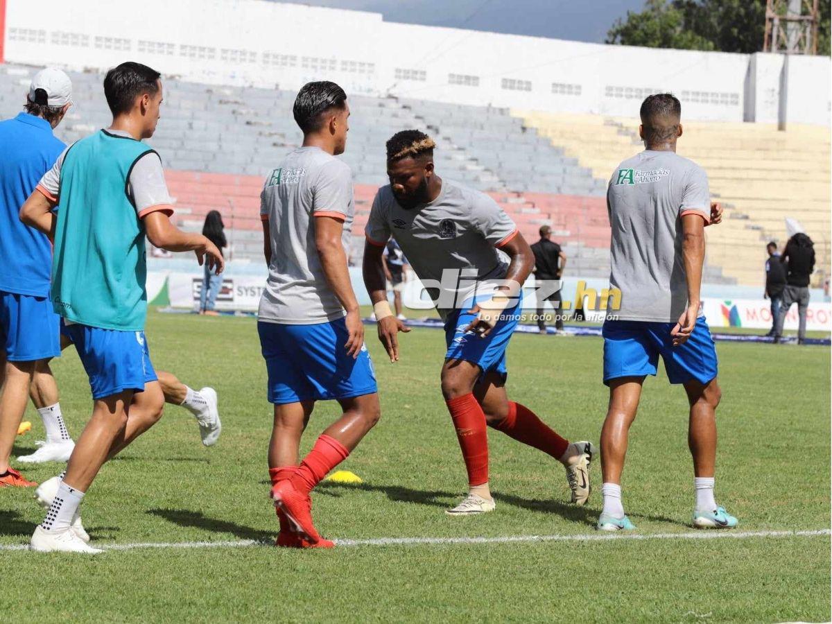 Troglio armó zafarrancho y mostró las ocho copas, la amargura del Olimpia y la fiesta del Victoria en La Ceiba