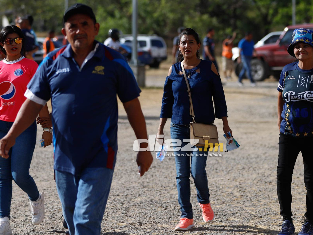 Ambientazo: hermosas chicas en el Emilio Williams, llegada del Motagua y el color azul inunda las calles de Choluteca