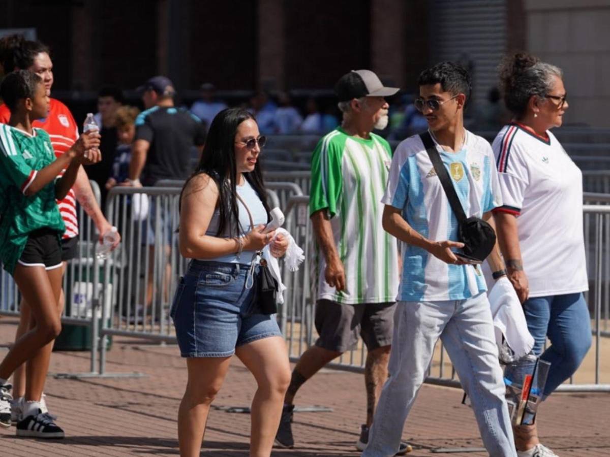 ¿Quién era la hondureña de jean azul? Argentinas y catrachas roban miradas