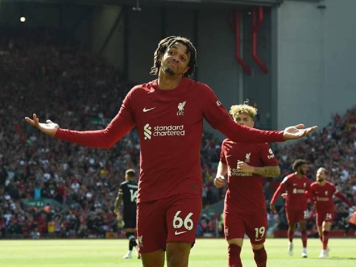 El calvario que vive futbolista del Liverpool por recibir acoso de una mujer: “Envía fotos obscenas”