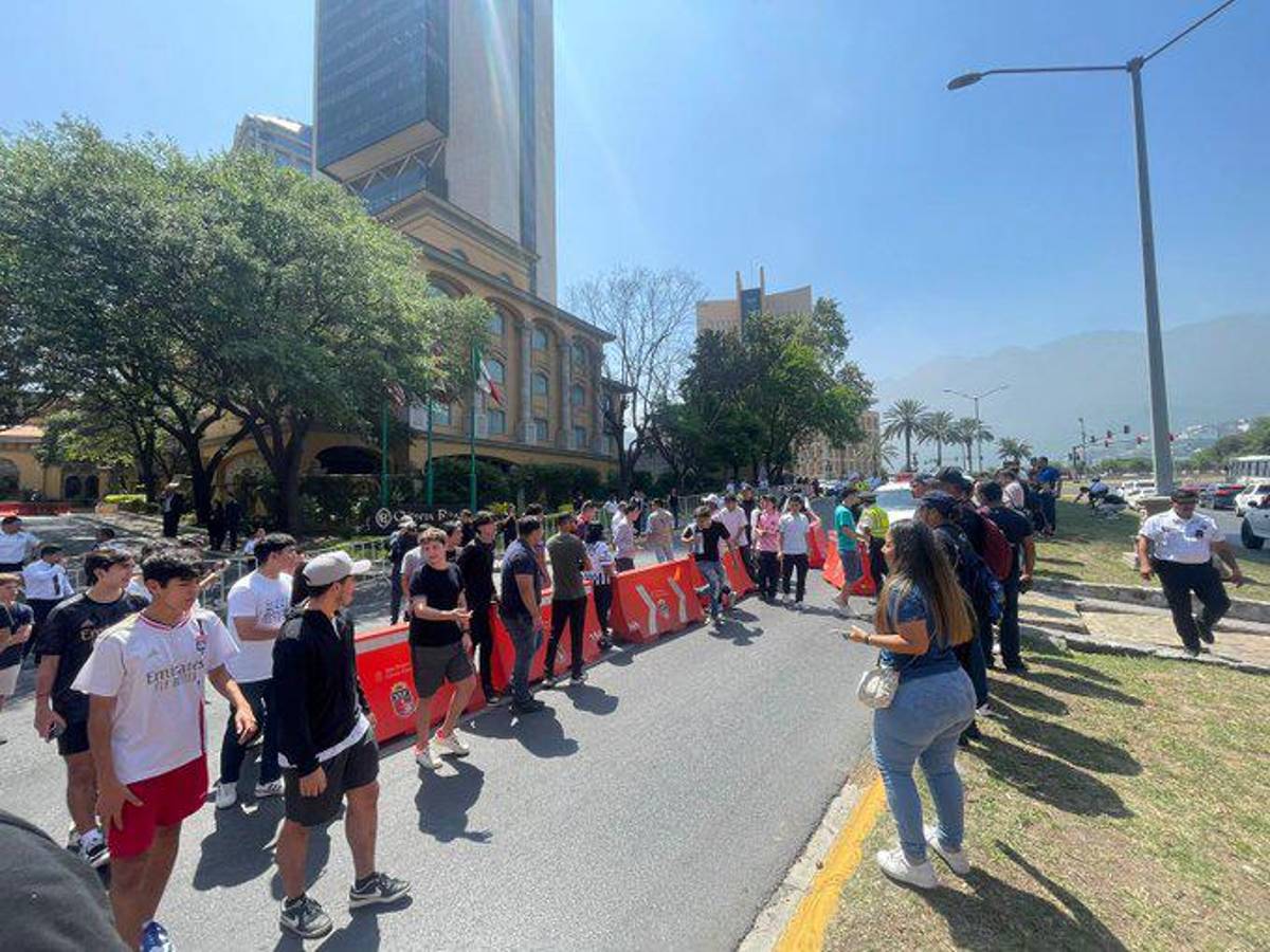 “Sin ayuditas Messi”: Así recibieron al crack del Inter Miami en México; un niño sorprendió con su pancarta