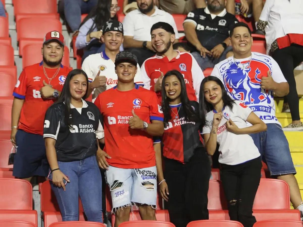 Motivo del enojo de Campos, infiltrado y Laura Meza ¿Con camisa de Olimpia?