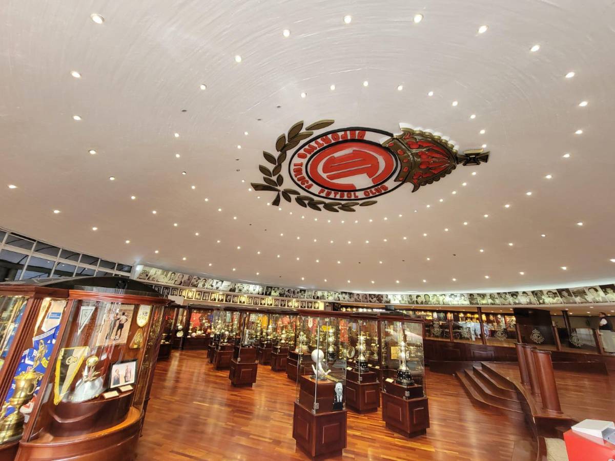 Olimpia y Carlos Pavón relucen en las vitrinas: así es el histórico y hermoso museo del Toluca en el Nemesio Diez