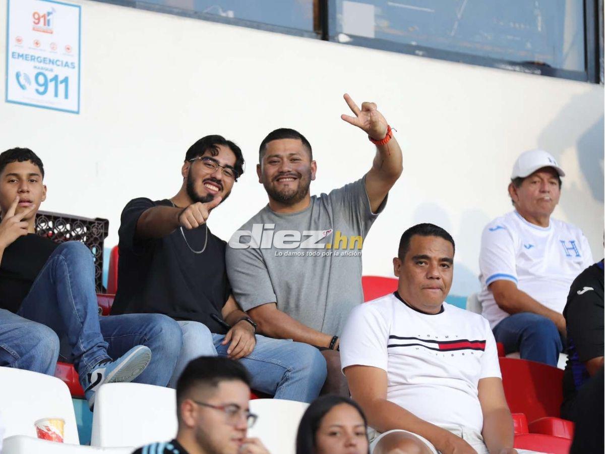 Ambientazo en el Nacional: Famosos, señor cautiva con curioso gorro y chicas enamoran en el Honduras-Jamaica