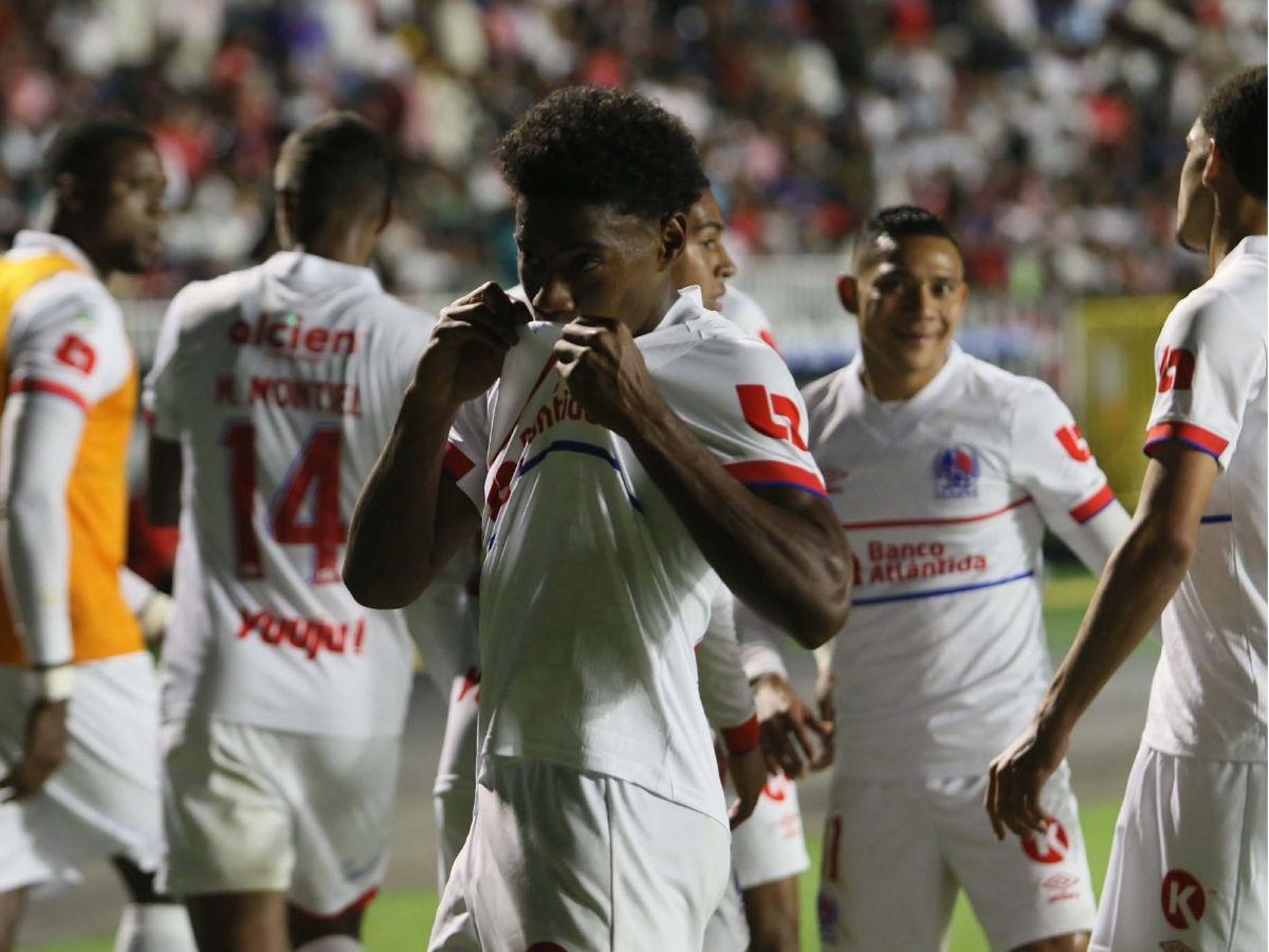 Afición sorprendió a Edwin Rodríguez, derroche de bellezas y tremendo festejo de Olimpia por una nueva final en Honduras