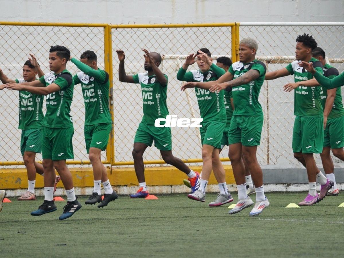 Sorpresa en el entreno de Marathón y así fue el recibimiento del nuevo fichaje verdolaga: ¡curioso look!