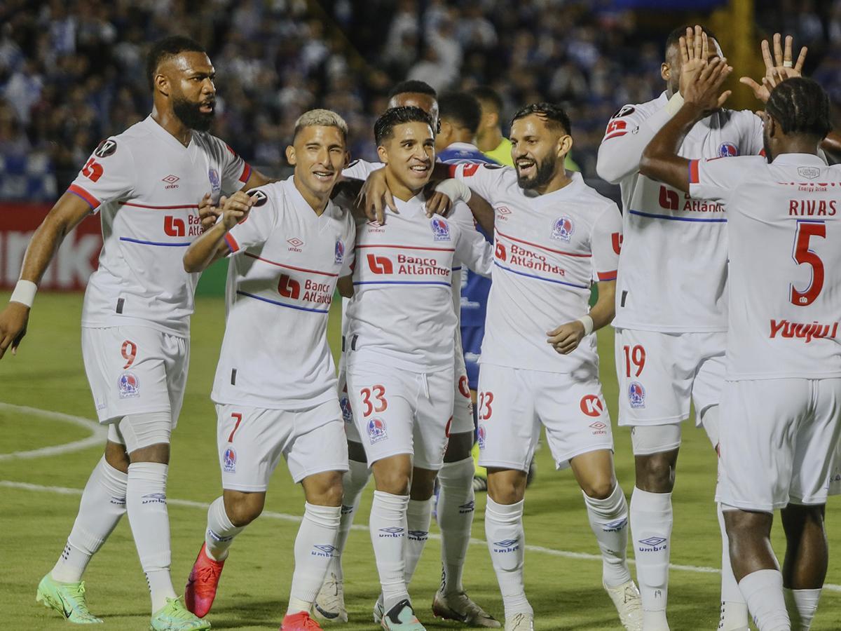 Alajuelense queda vivo al robarle el triunfo al Olimpia en el Morera Soto por la ida de semifinales de Copa Centroamericana