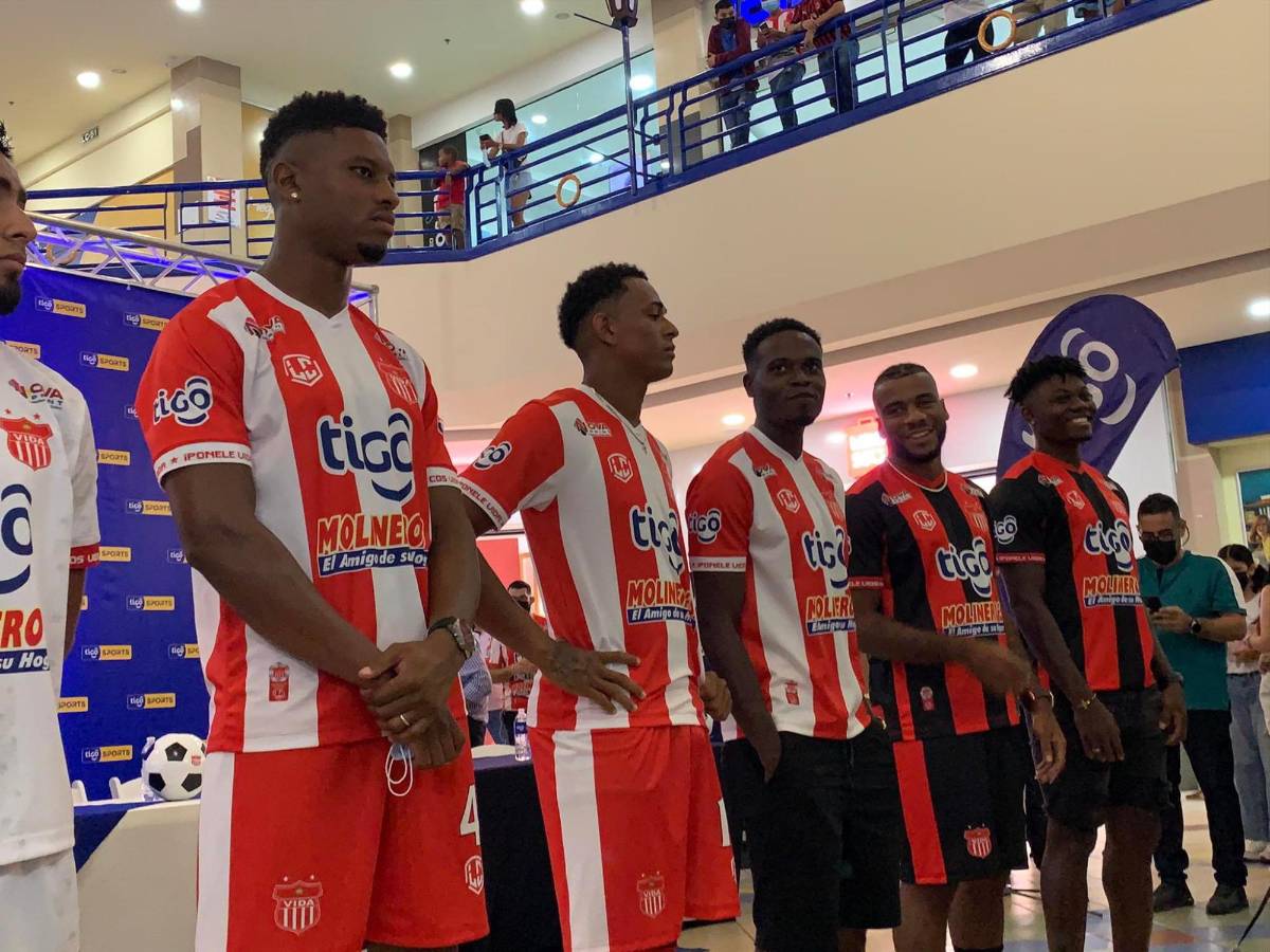Premios, novedades, y bellas modelos en la presentación del nuevo uniforme del Vida en La Ceiba