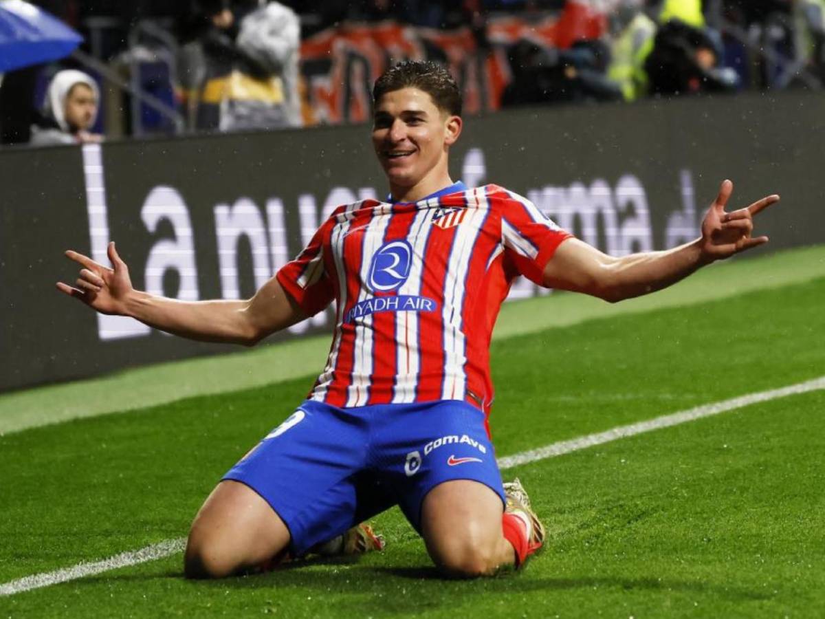 Atlético da golpe a Barcelona: acepta vender a Julián Álvarez a gigante de Europa