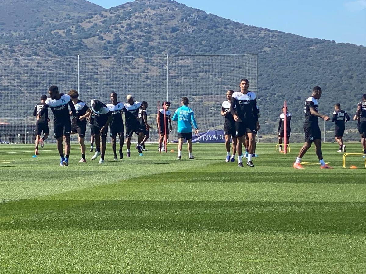 La última gran novedad, el que dirigió la oración y las gafas en el segundo día de Honduras en España