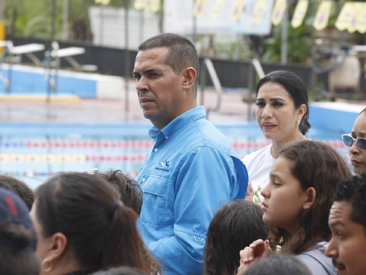 ¡Tremenda adrenalina! Más de 400 atletas de natación dieron gran batalla en campeonato de piscina en SPS