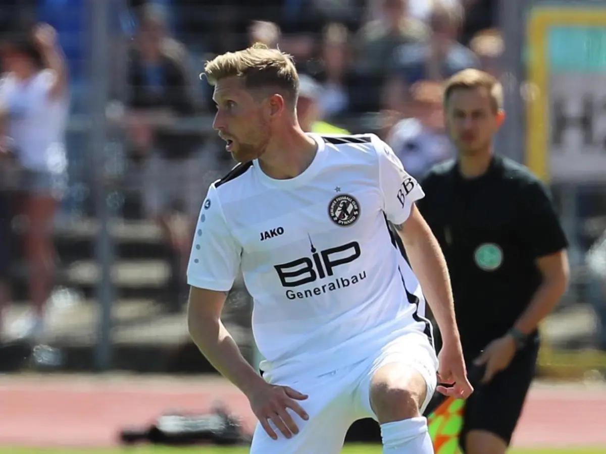 En plena navidad muere futbolista de la peor forma a los 34 años y frente a su esposa: todo un país está desgarrado