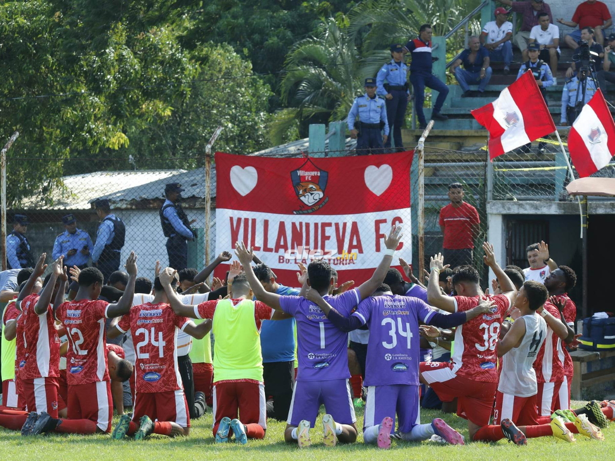 Dolor y lágrimas en el descenso histórico del Deportes Savio, festejo del Villanueva FC y la locura en el Estadio José Adrián Cruz