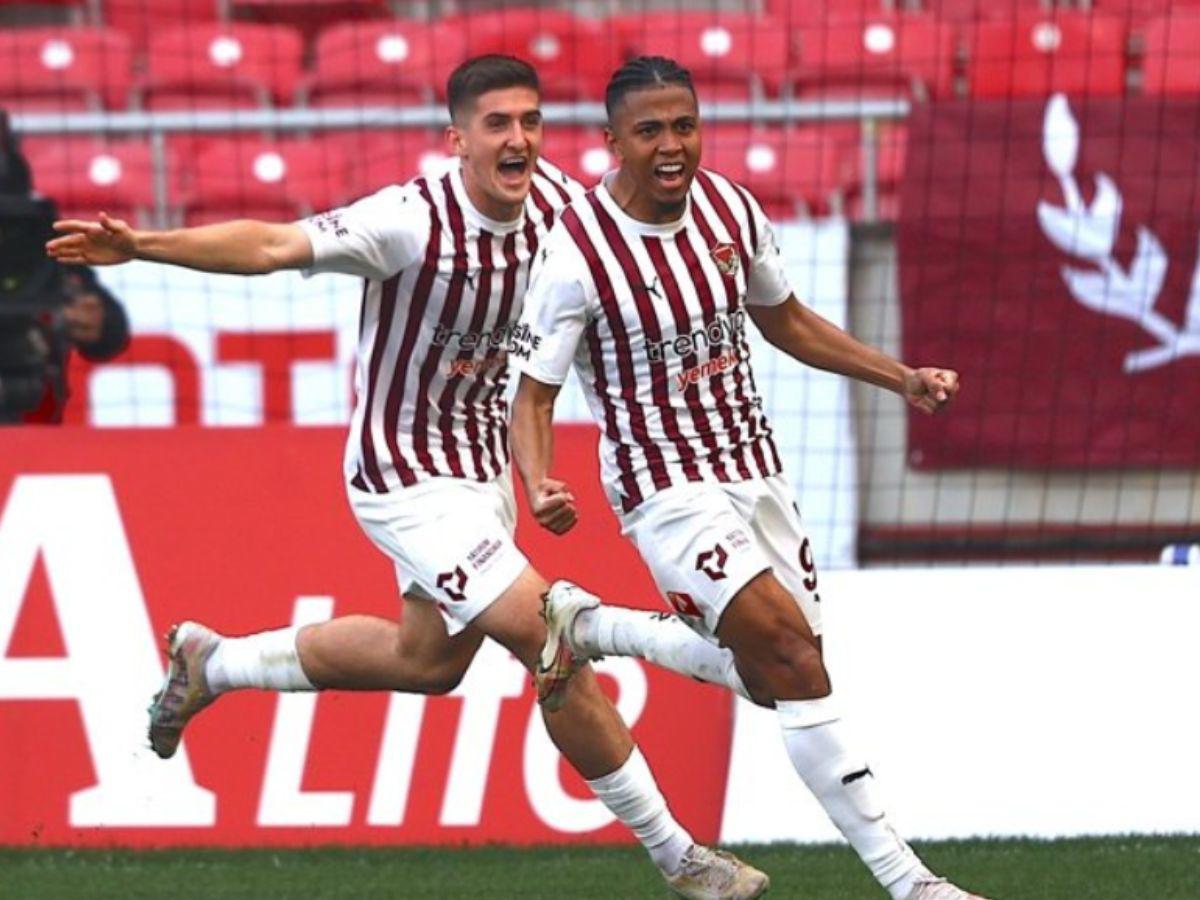 El delantero hondureño no se moverá del Hatayspor, pero podría salir del club a mediados de 2024.