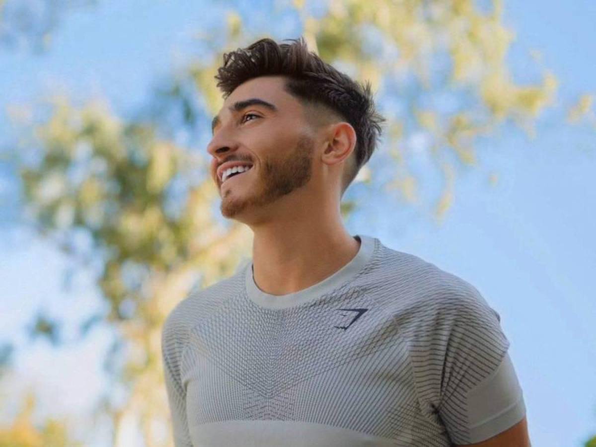 ¿Quién es? Futbolista le pide matrimonio a su novio en una cancha de fútbol; la postura de su equipo