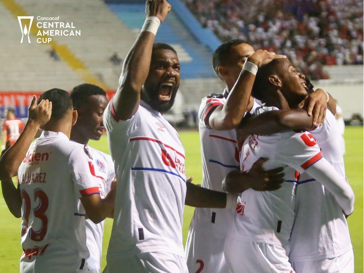 ¡Olimpia tiene tres bajas! El 11 titular de Espinel que se perfila para enfrentar al Hércules por Copa Centroamericana