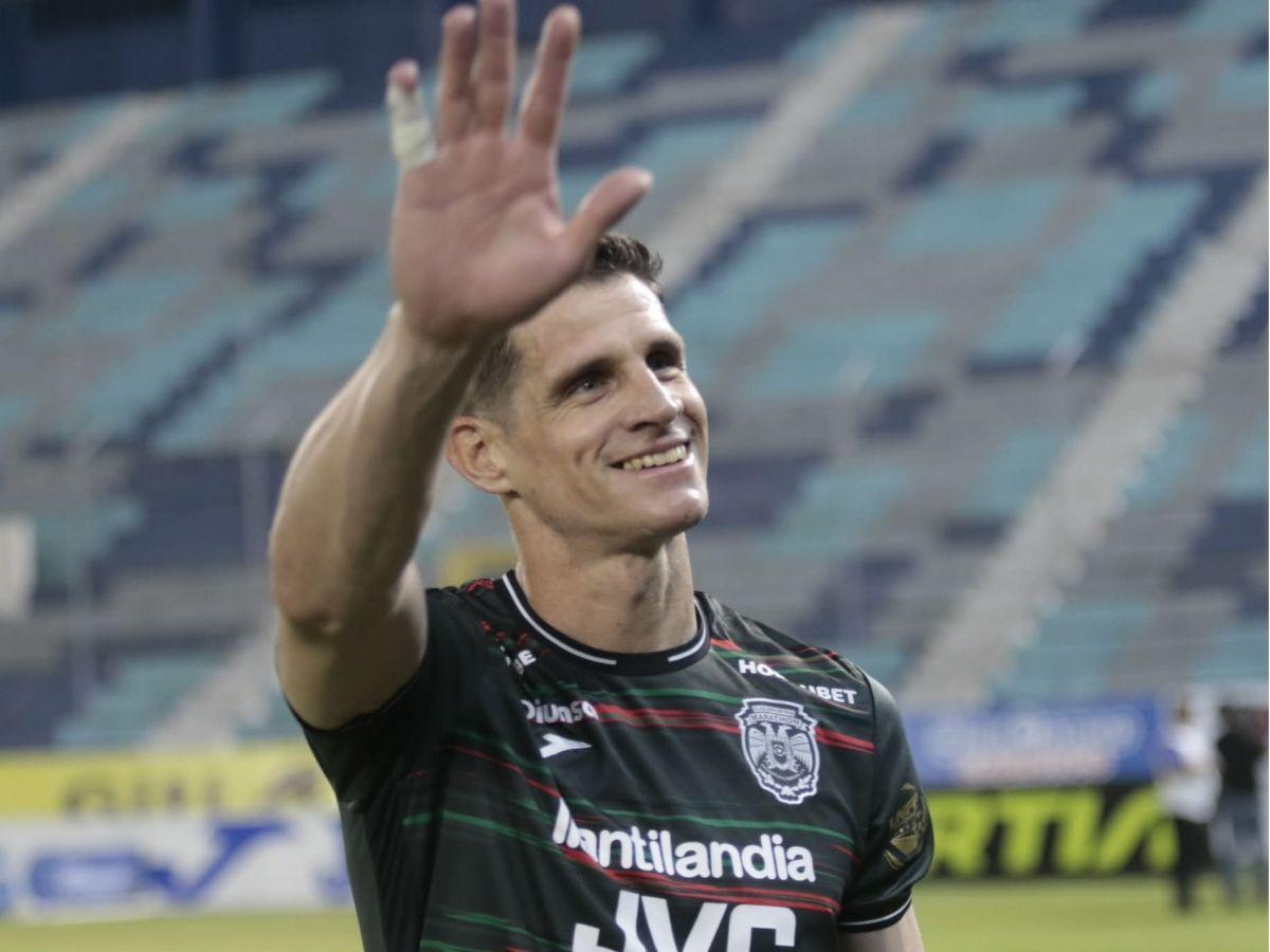 La polémica roja de Armando Castro al Marathón, llanto de futbolista, la mejor atajada del Clausura y tristeza en Marathón