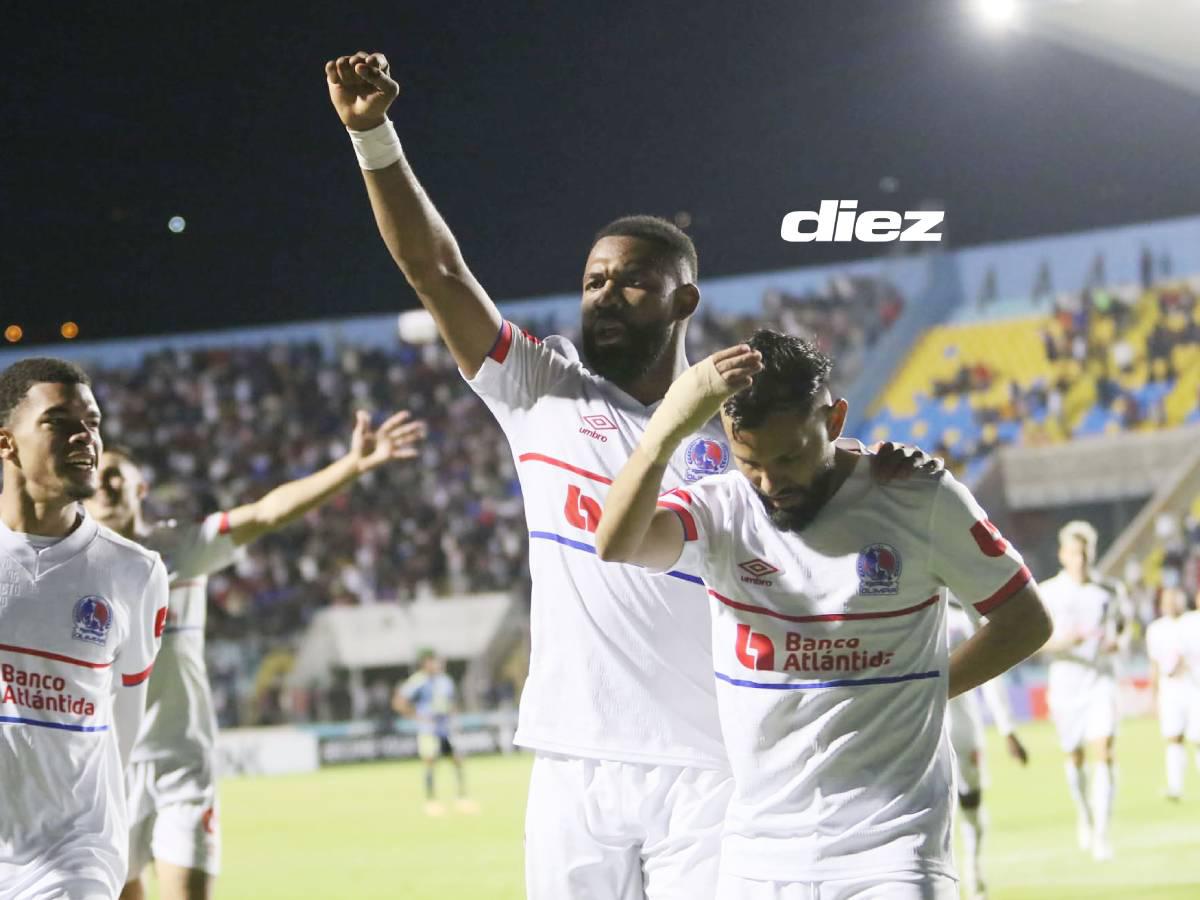 Jorge Álvarez celebrando con el Toro Benguché luego del 1-1.