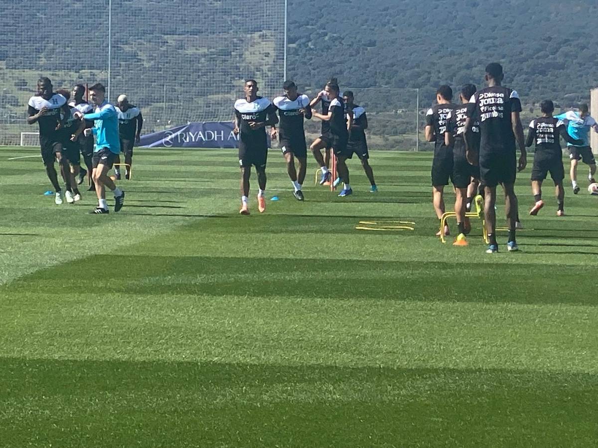 La última gran novedad, el que dirigió la oración y las gafas en el segundo día de Honduras en España