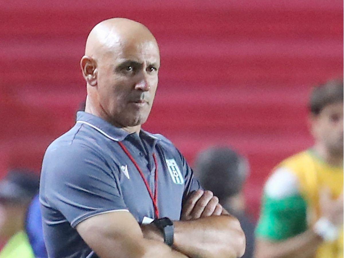 ¡Dos veces campeón en Uruguay! ¿Quién es Eduardo Espinel, el nuevo director técnico del Olimpia?