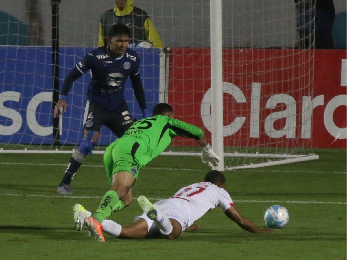 Dereck Moncada desató la locura, los polémicos penales que no pitaron, diluvio en el Nacional y la zarquita preciosa