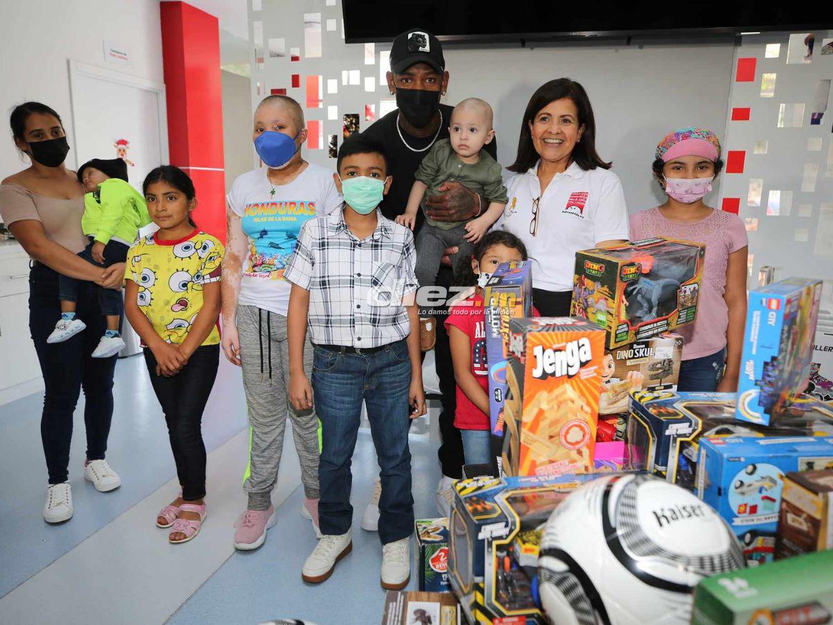 ¡Qué crack! El lindo gesto de Romell Quioto en la Fundación Hondureña para el Niño con Cáncer