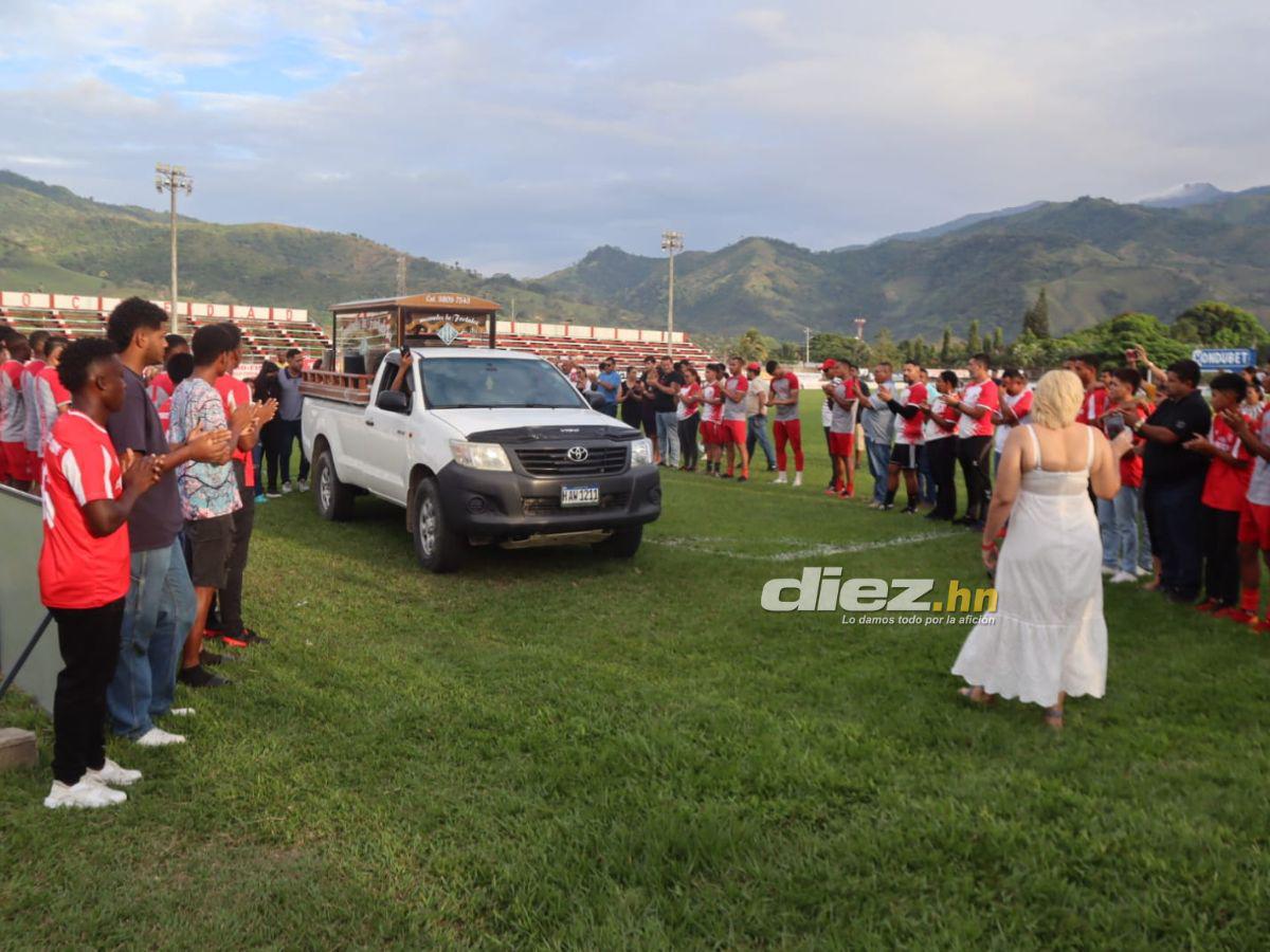 Llantos de “Rambo” de León con Ricardo Elencoff y hubo vuelta olímpica: el desgarrador adiós a Hermelindo Cantarero